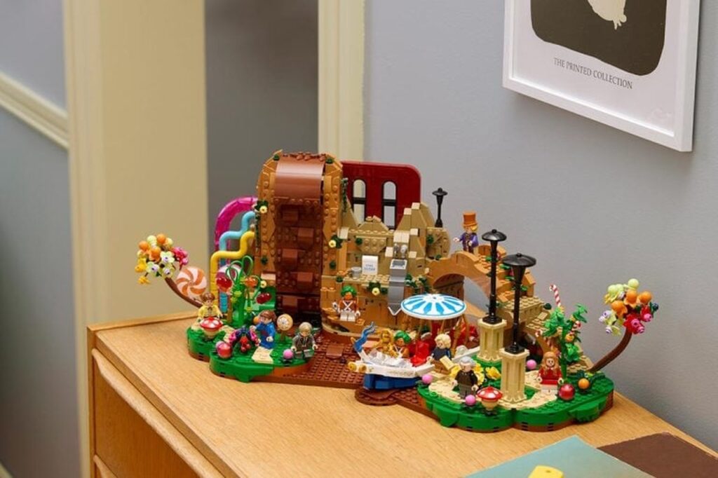 LEGO Willy Wonka 01 768x512 Easy Resize.com